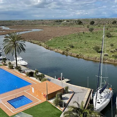 Precioso Piso Con Vista Al Canal Y Piscina En *