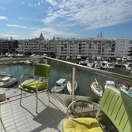 Precioso Piso Con Vista Al Canal Y Piscina En * Roses